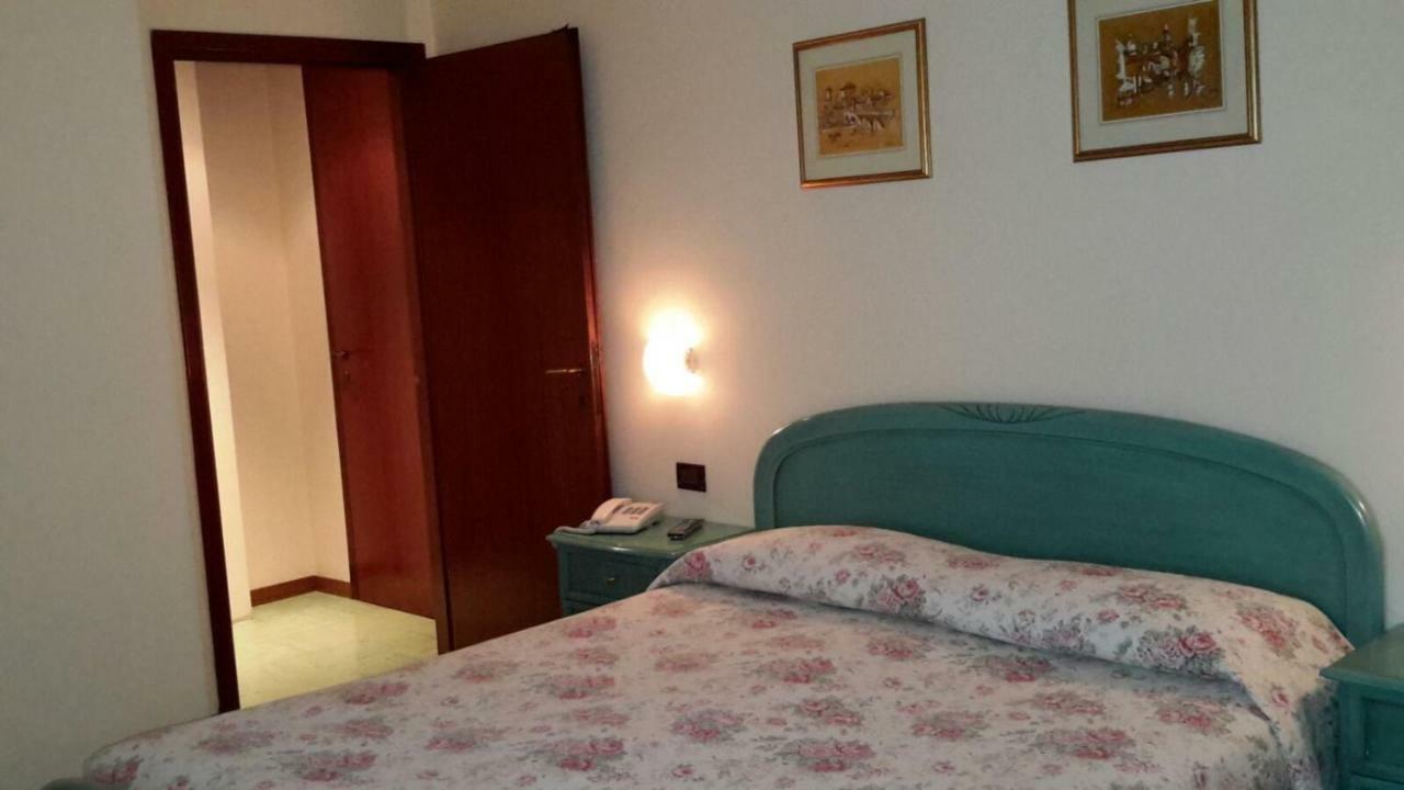 Hotel Sanson ヴィットリオ・ヴェネト エクステリア 写真